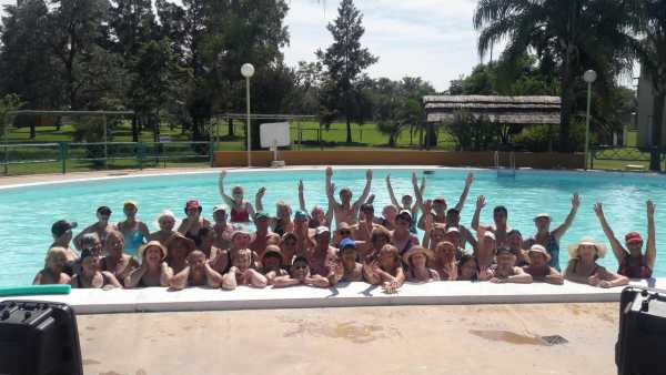 Inscriben para la colonia de vacaciones del Pami en Alma Juniors