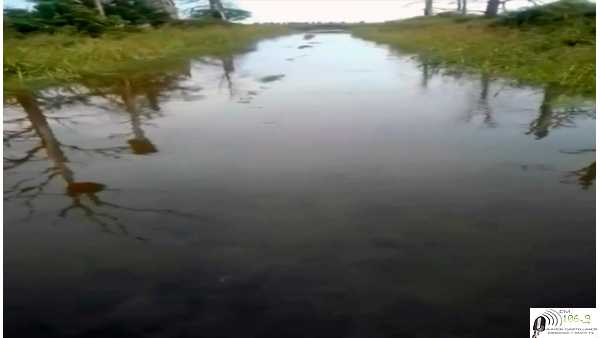 Tamberos denuncian a una comuna de Santa Fe por tapar salidas de agua para que no llegue al pueblo