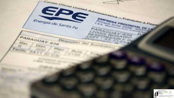 Perotti congeló por dos meses las tarifas de luz, agua y peajes