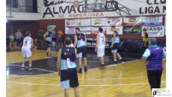 Argentino de Firmat le arrebató el partido a Almagro sobre el final