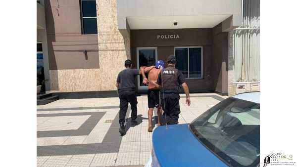 La policia aprendió a un hombre que cuenta con antecedentes  relacionados a varios hechos delictivos 