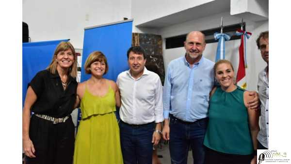 Firma del convenio entre Nación, Provincia y Municipio para la creación y fortalecimiento de mercados populares.