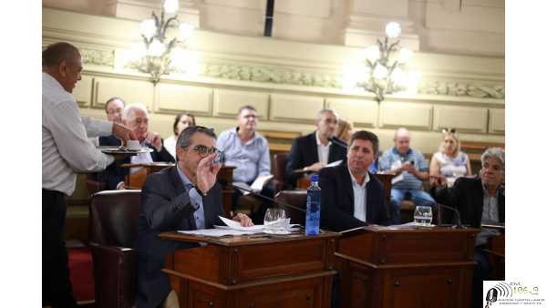 Ingreso al mensaje de necesidad pública y aprobación de importantes proyectos de comunicación 