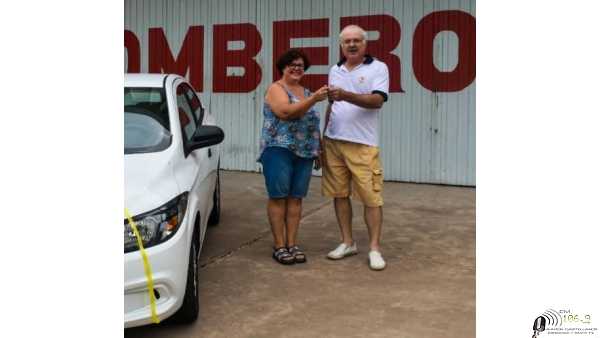 Zulma Fux recibio el 0km del sorteo de Bomberos de Humboldt