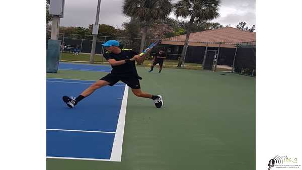 Francisco Gay gana partidos y experiencia en EEUU