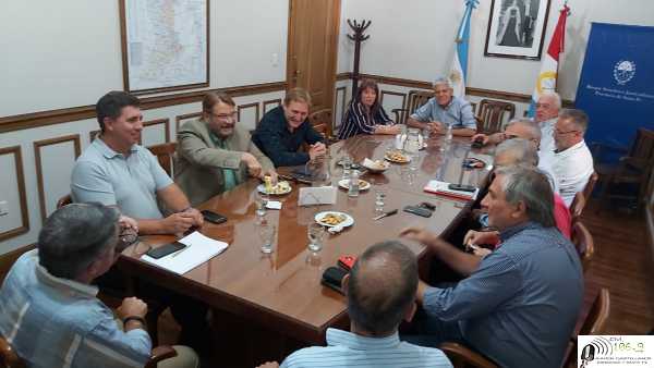 Ruben Pirola reunidos  a  Michlig Ruben y Borgonovo en el análisis de la Ley de Necesidad Publica, para dotar al Gobierno de Omar Perotti de las herramientas necesarias para enfrentar la emergencia. 