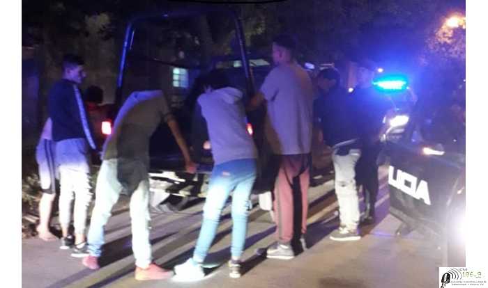 POLICIALES  12/3/20 Dto Las Colonias  Disturbios en la via publica