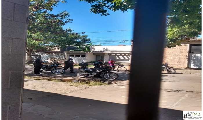 Jovenes, colaboren no se juega en la calle .....