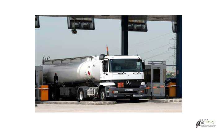 Las zonas de servicios de los peajes estarán disponibles exclusivamente para los transportistas