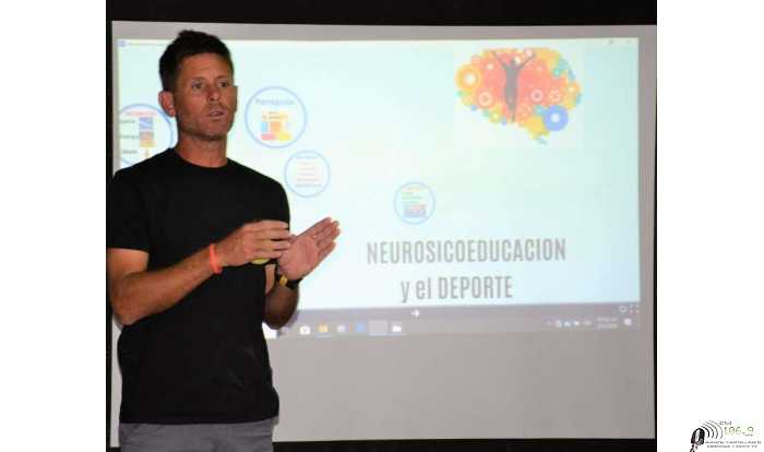 Alma Juniors invita a conferencia virtual de neurociencia aplicada al hockey  jueves a las 19.