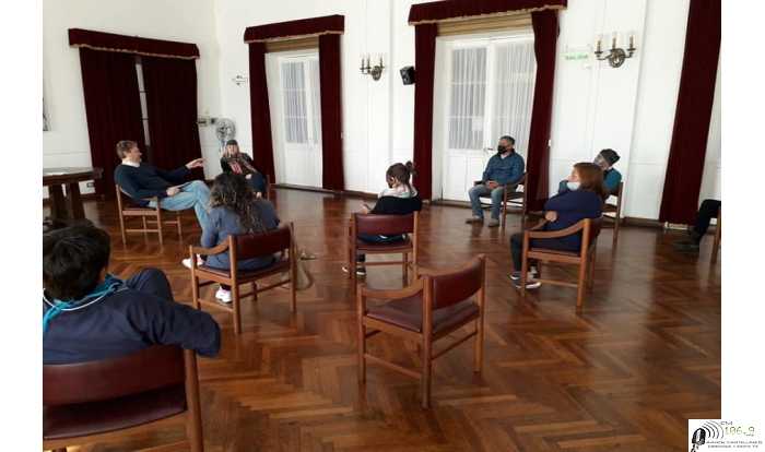 Los representantes de los artesanos fueron recibidos hoy por el Municipio