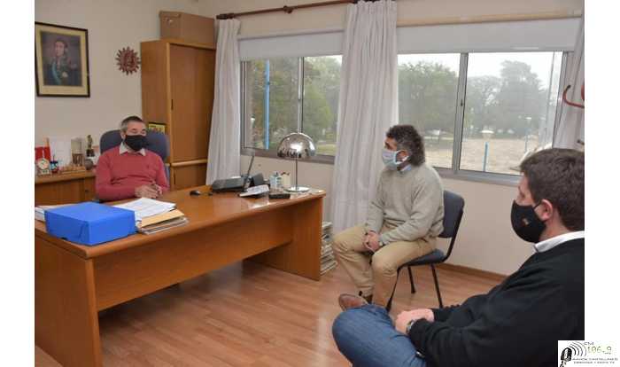 Pirola ,el Interventor de la EPE Mauricio Caussi y el Intendente Carlos Volpato en San Jeronimo Norte