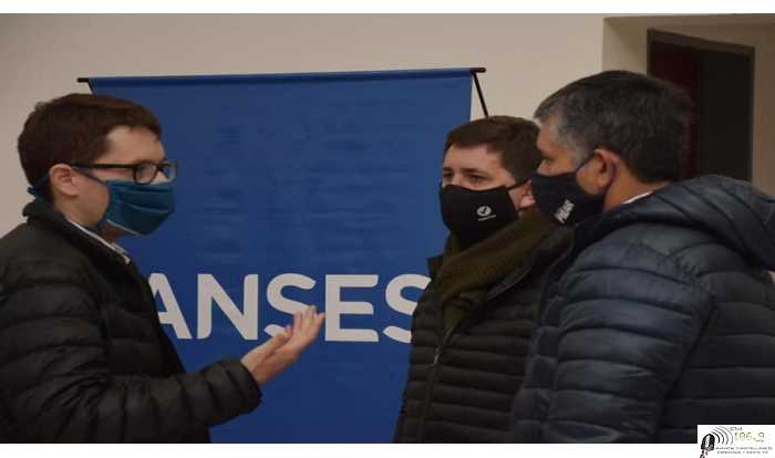 Ruben Pirola junto a 