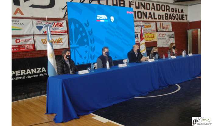 $ 70.000 es el importe que el Gobernador entregó a  algunas instituciónes del Dto Las Colonias 