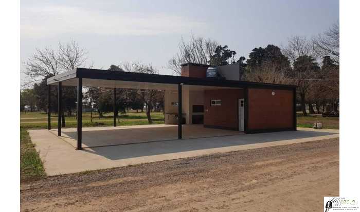  AgroAUT la instalacion en su planta de Colonia Nueva de sanitarios con ducha, asador y quincho para el uso de los transportistas.VER 11 FOTOS