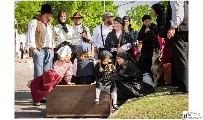 Desfile de Colectividades, Candidatas a Embajadoras de Humboldt 2018, Carruajes, Maquinarias y Autos Antiguos.VER 120 FOTOS