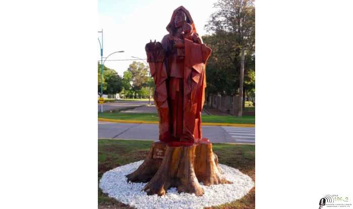 San Carlos Centro se inauguró la imagen de la Virgen de la Candelaria realizada por el artesano Juan Carlos Nauzneris.