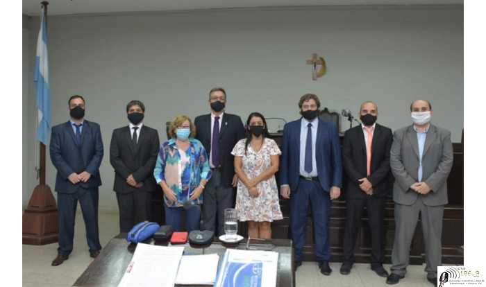 Ana Meiners dio su mensaje en El Concejo Municipal de Esperanza