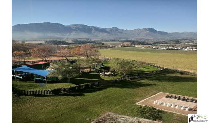 Aqui fotos del lugar donde concentra Mateo Nuñez Miserez en Sudafrica y foto del plantel Rugby Los Pumitas