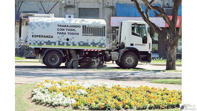 Con servicios activos la ciudad se prepara para un fin de semana extra largo.