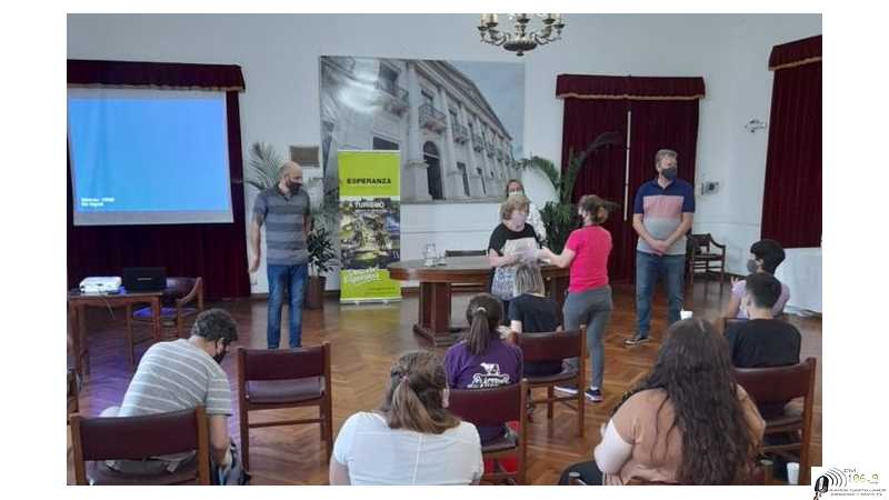 Finalizaron con total éxito las capacitaciones para Mozos y Camareras en Esperanza