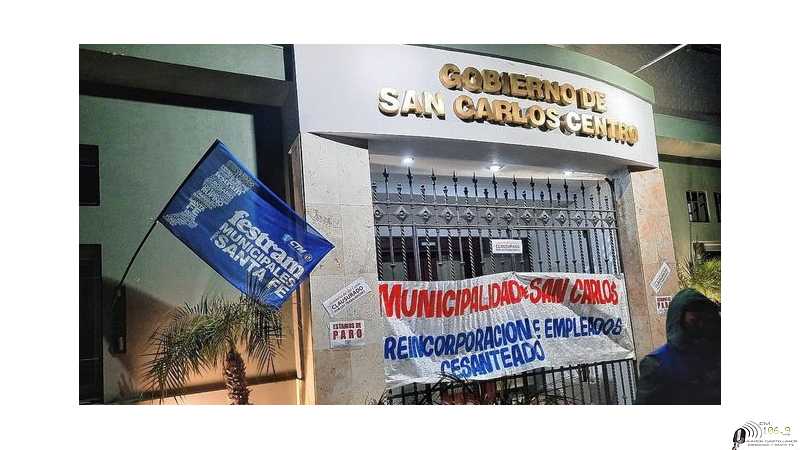 Por tres empleados cesanteados la municipalidad de San Carlos Centro está cerrada desde el viernes