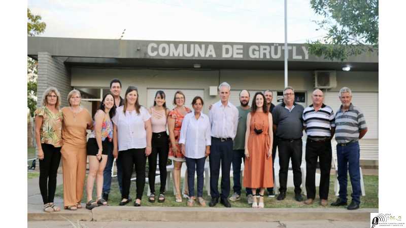 Dip. Jimena Senn Acompaño a Víctor Beltramino y a la nueva comisión comunal de Grutly en el acto de la asunción de autoridades