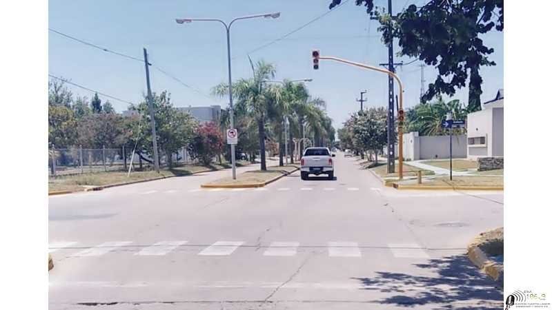 La Ciudad continúa evolucionando en su semaforización.Avda de Los Colonizadores y Rafaela 