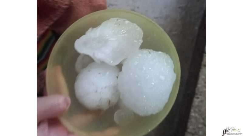 Caida de Granizo de importante tamaño en San Carlos Centro,San Jose del Rincon y esa zona
