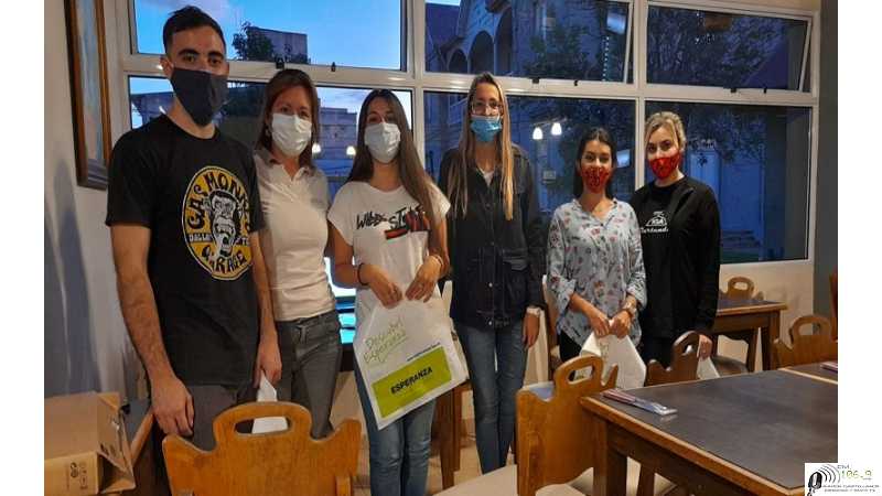 La municipalidad capacita a bares y empresas del sector sobre turismo en la ciudad.