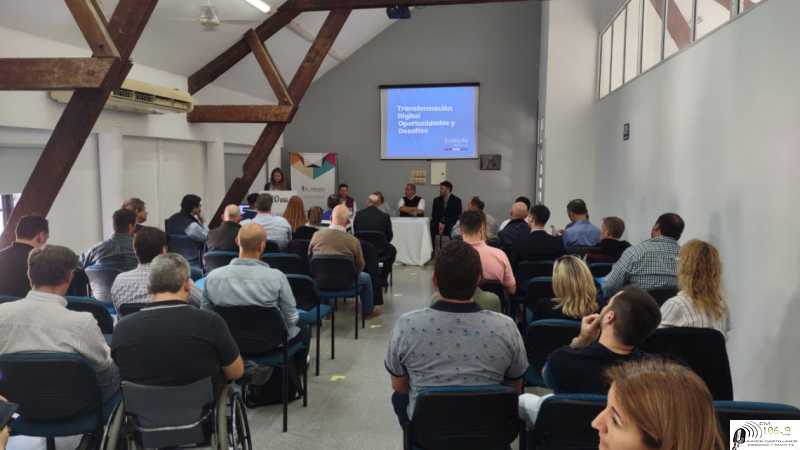 Industria 4.0, uso de algoritmos en la industria y ciberseguridad, fueron algunos de los ejes desarrollados en una jornada realizada en el Instituto Tecnológico El Molino de Esperanza