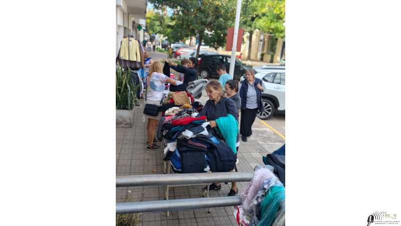 ¡Así se vive la Feria de Ropa de AANE! (ver 15 fotos y nota)