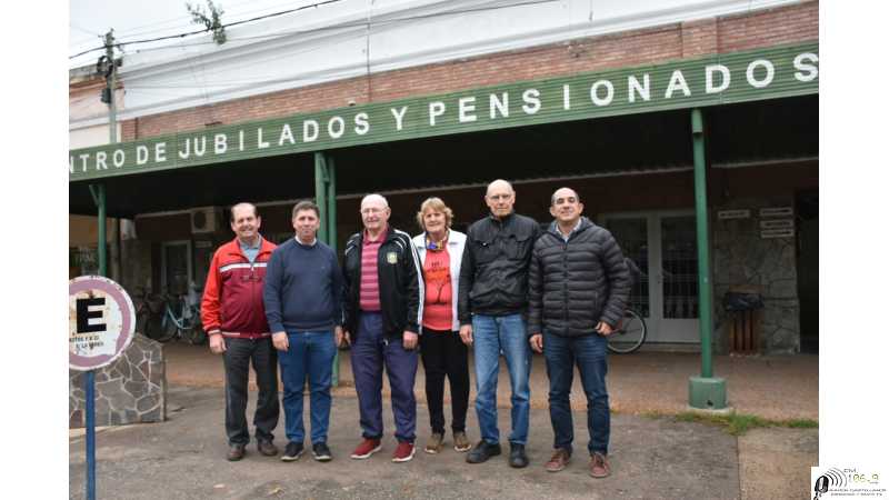 El Senador Pirola y líderes locales trabajan juntos para acompañar el hacer de las instituciones de cada comunidad.