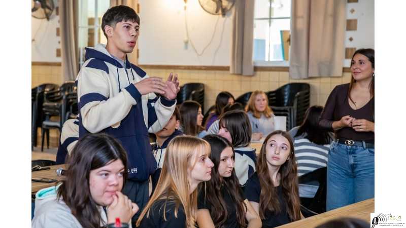 Escuchar la voz de los jóvenes es construir futuro