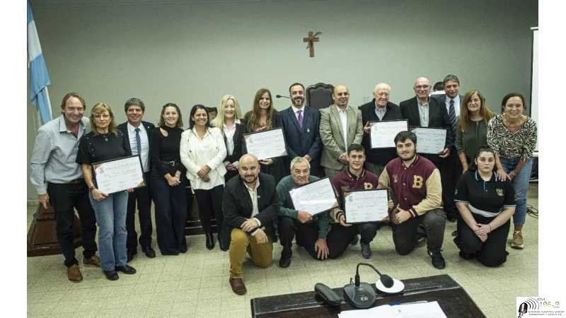 Se realizó anoche una nueva entrega del 