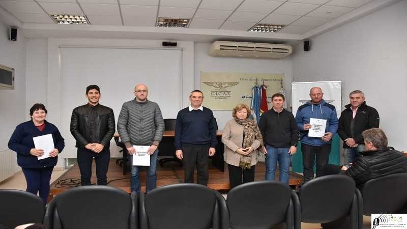 Miércoles 29 de junio a las 9 hs, ACADER concretó la entrega de créditos blandos por un total de $ 4.000.000 (VER 4 FOTOS MAS )