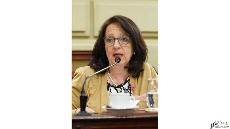 Media sanción a una ley que impulsa la formación de canes en detección de drogas, armas, divisas e identificación de personas.