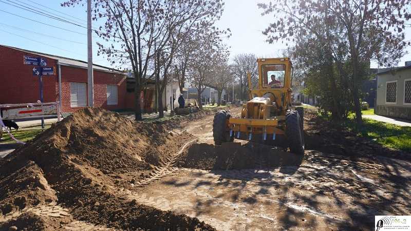 El municipio envio al Concejo Municipal un proyecto para adquirir una motoniveladora-un tractor y un carretón vial