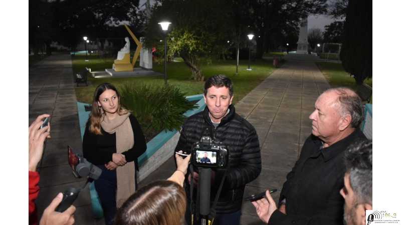 El Senador Pirola  junto a vecinos de San Carlos Centro, La Pelada, María Luisa, Pilar, San Carlos Norte y Esperanza.