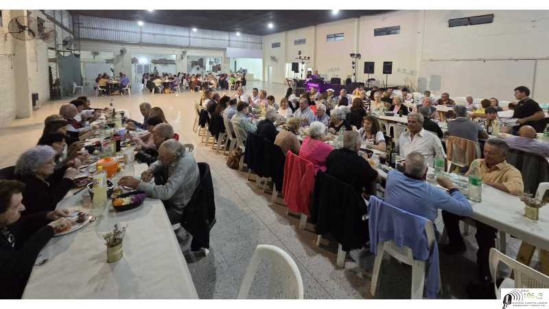 Cavour realizó la fiesta de los cumpleaños ver aqui 24 fotos