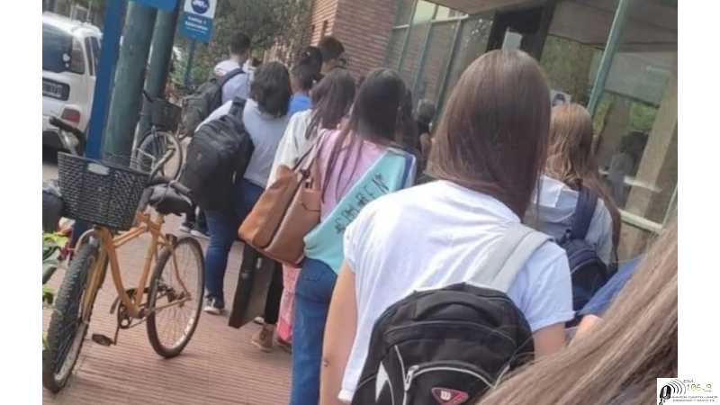 Cammisi: “Llevamos más de un año reclamando por los colectivos y no hay solución”