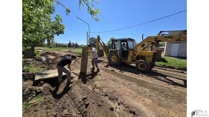 Municipales continúan los trabajos en los distintos barrios de Esperanza ( ver 3 fotos))