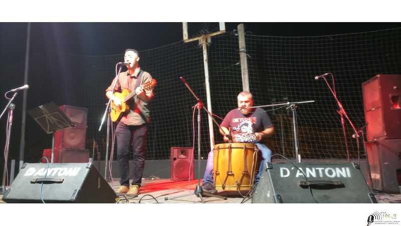 Mucha gente con ganas de vivir entre bailes tipicos y cantando en la Peña de Defensores (VER AQUI VIDEOS Y FOTOS)