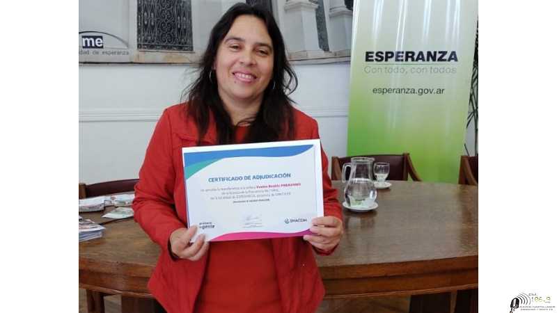 Enacom adjudicó de la licencia 94.1 de frecuencia modulada ( FM Impulso) a la Lic. Vanina Paravano.