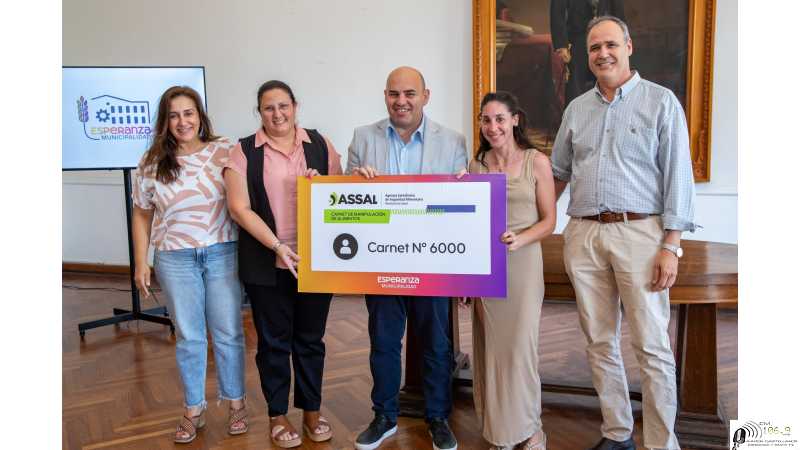 SEGURIDAD ALIMENTARIA | se entregó el carnet N°se entrego el Carnet N° 6000 de Manipulación de alimentos