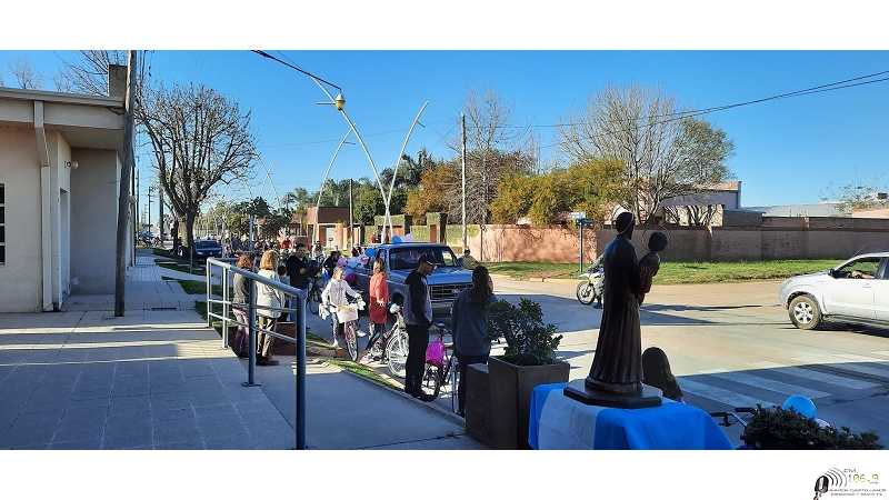 San Cayetano recibio a la Virgen Niña este sábado por la tarde (VER 7 FOTOS)