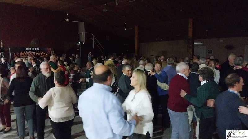 Gran convocatoria en Cena de los Aniv. Matrimoniales en Sportivo del Norte ( ver 11 fotos)