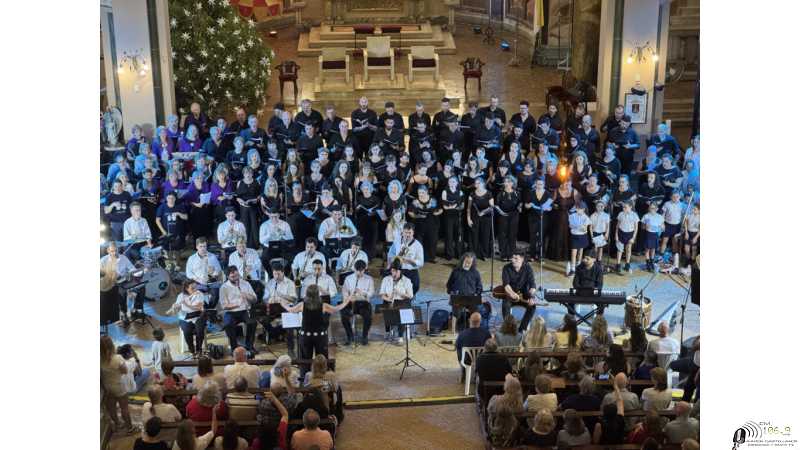Este domingo, en la Basílica de la Natividad de la Santísima Virgen, se llevó a cabo el show “Santa Fe Canta la Navidad”,