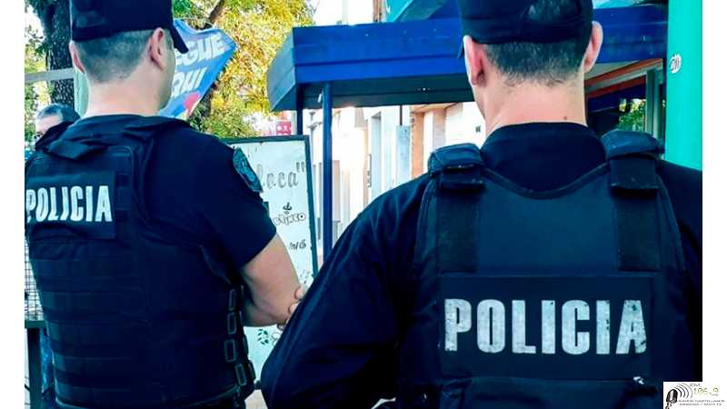 Tres hombres de 21, 24 y 28 años, con domicilio en nuestra ciudad fueron aprehendidos en la tarde de ayer.