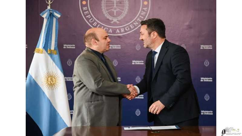 Junto al ministro de Defensa @luispetriok firmamos un convenio marco de cooperación (ver una foto mas)